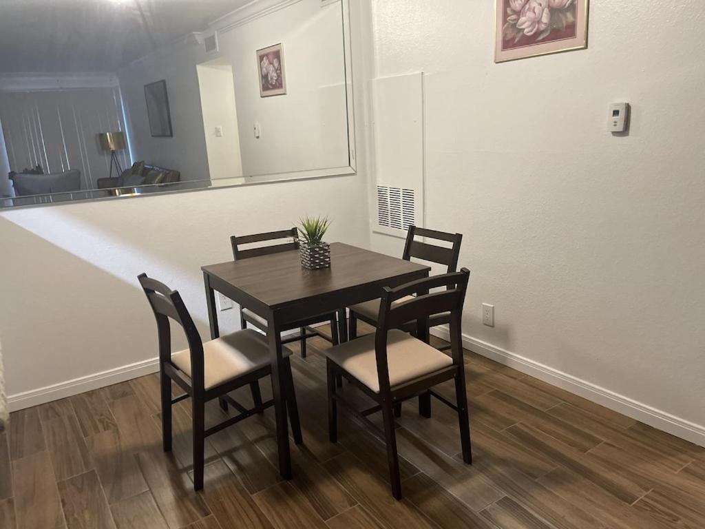Private Apartment With Laundry, Wi-Fi, And Extra Amenities Χιούστον Εξωτερικό φωτογραφία